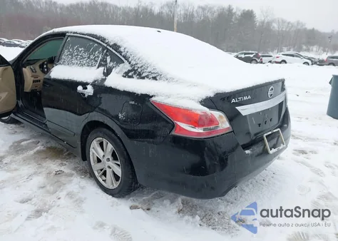 2015 Nissan Altima 2.5/2.5 S/2.5 Sl/2.5 Sv z USA, uszkodzony, nr VIN 1N4AL3AP0FC118491